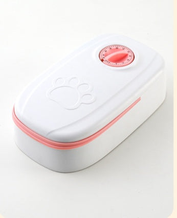 A smart food dispenser designed for both cats and dogs.